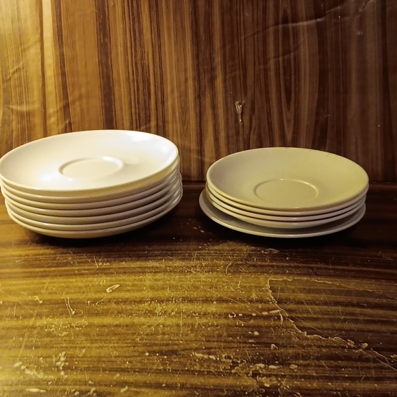 12 vintage melmac plastic white saucers - Picture 2 of 5